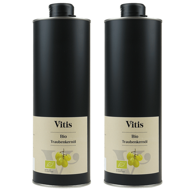 Zwei Dosen mit je einem Liter kaltgepressten Bio Traubenkernöl der Firma Vitis Traubenkern GmbH.
