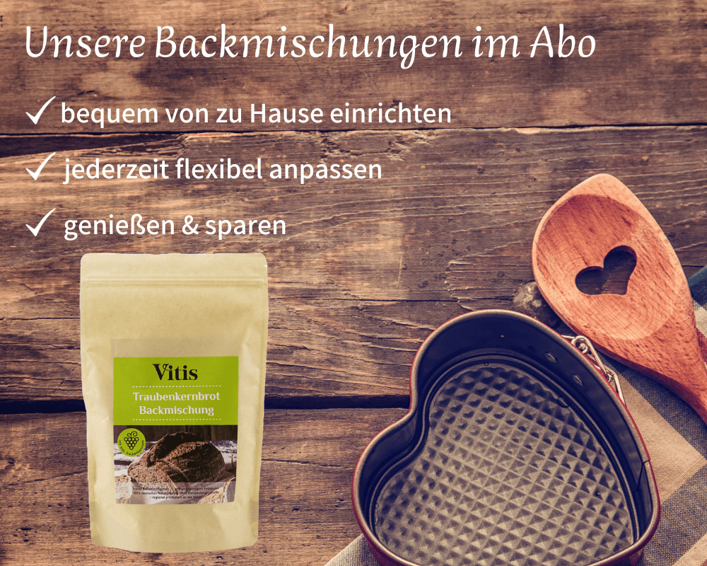 Eine Packung Traubenkernbrot Backmischung mit der Überschrift: Unsere Backmischungen im Abo von der Firma Vitis Traubenkern GmbH.