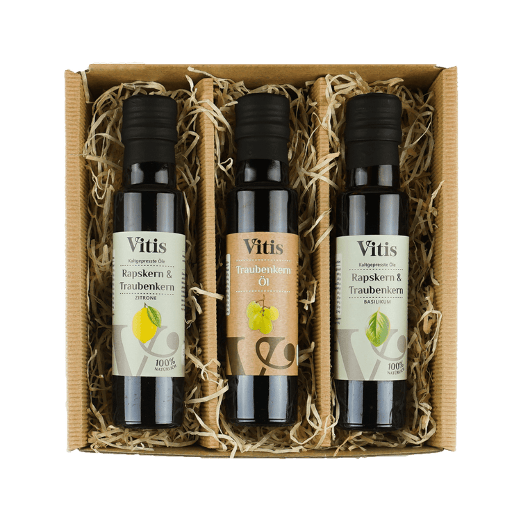 Eine Geschenkbox mit drei Raps- und Traubenkernölen der Firma Vitis Traubenkern GmbH.